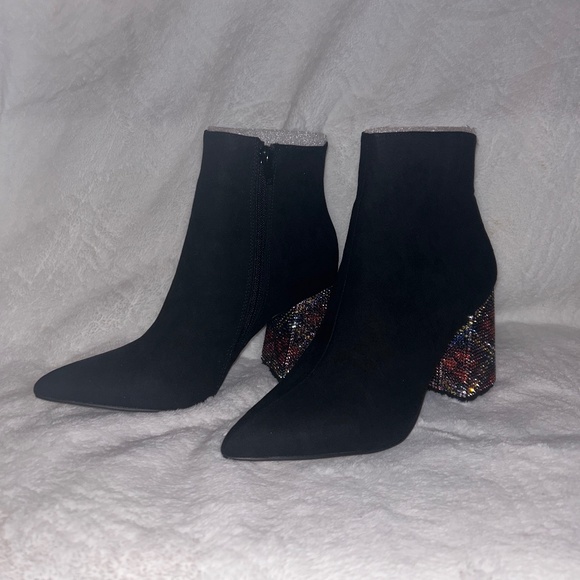 Betsey Johnson Kassie Booties - Picture 2 of 6